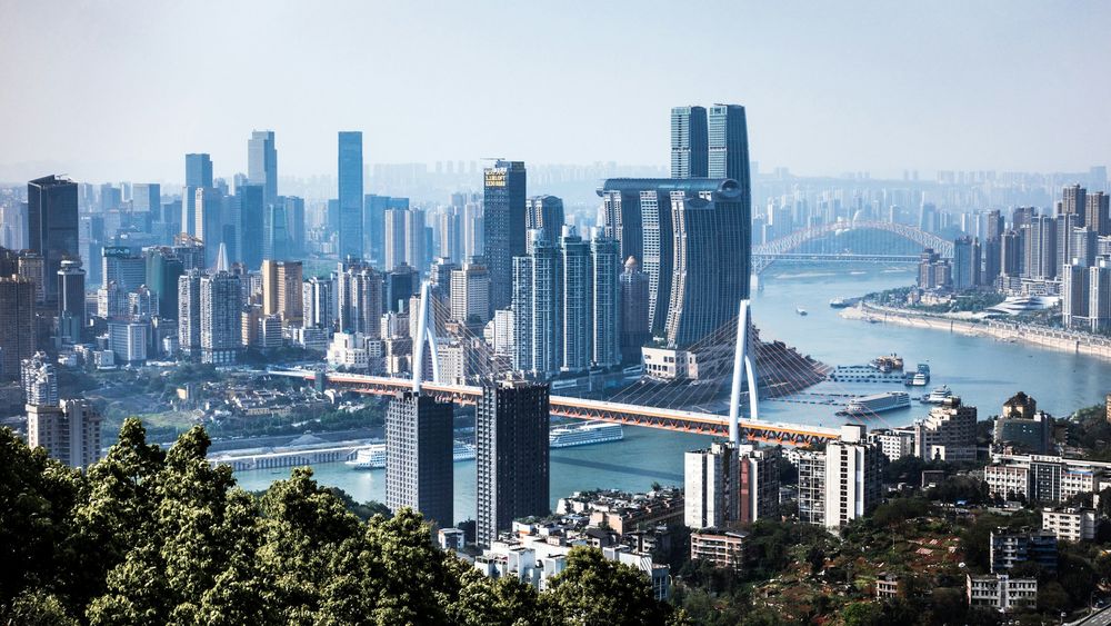 幻想的な自然景観と美食の観光地 中国 重慶！